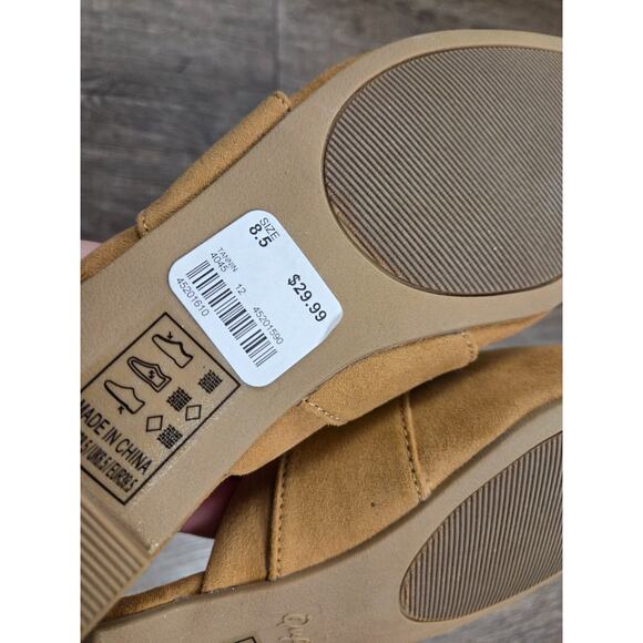 Qupid Tan Camel Faux-Suede Gold Buckle Mules Flats Shoes Pointed Toe Size 8.5 - Picture 8 of 8